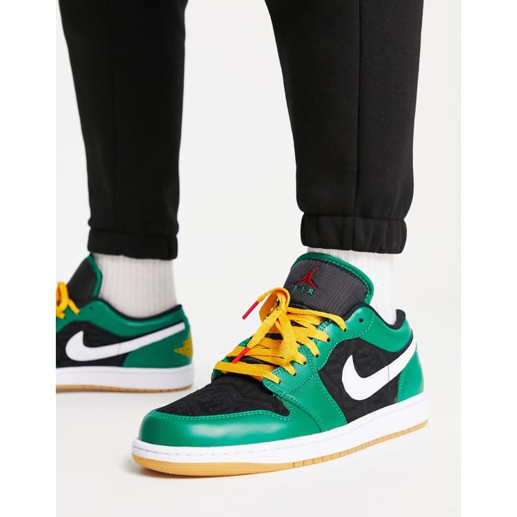 Air Jordan 1 Low SE trainers in malachite/black | ASOS