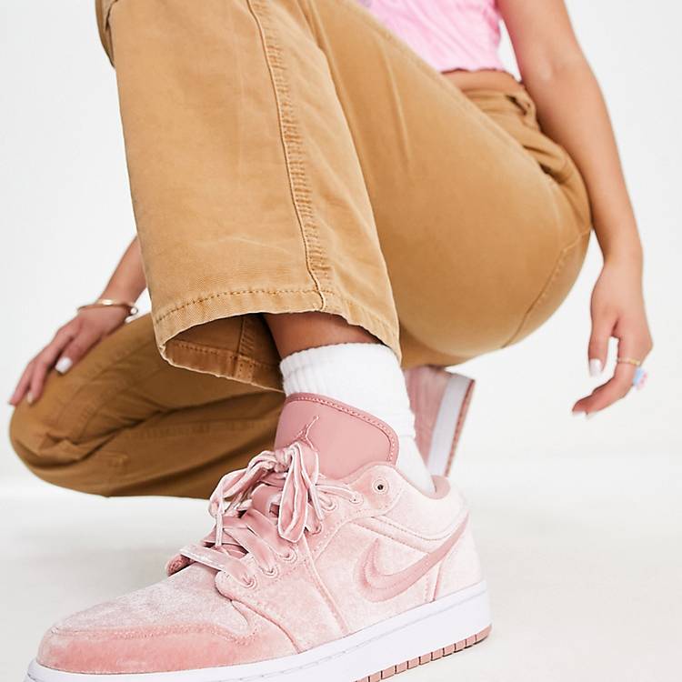 Air Jordan 1 Low Se Velvet Trainers In Rust Pink | Asos