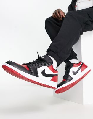Jordan Air Jordan 1 Low trainers in black/red/white