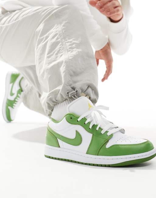 Air Jordan 1 Low trainers in white and green ASOS