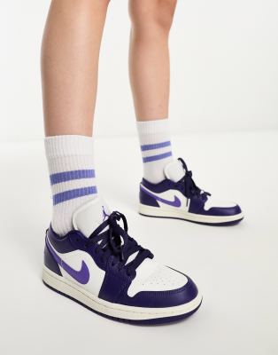 Air Jordan 1 low womens trainers in action purple - PURPLE - PURPLE