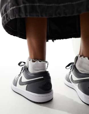 Outfit Jordan Low Light Smoke Grey Womens Air Jordans Nike Jordan