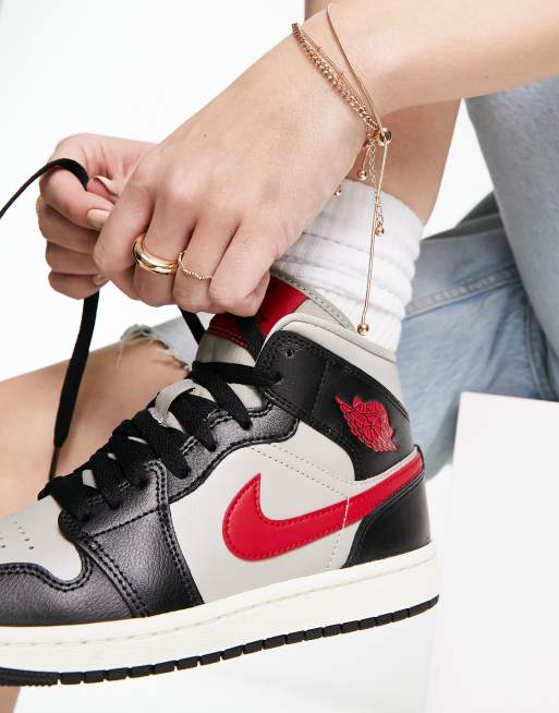 Air Jordan – 1 Mid – Buty sportowe w kolorze czarnym, szarym i czerwonym, 3 z 4