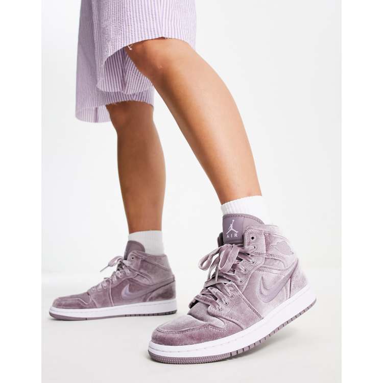 Purple best sale nike jordans