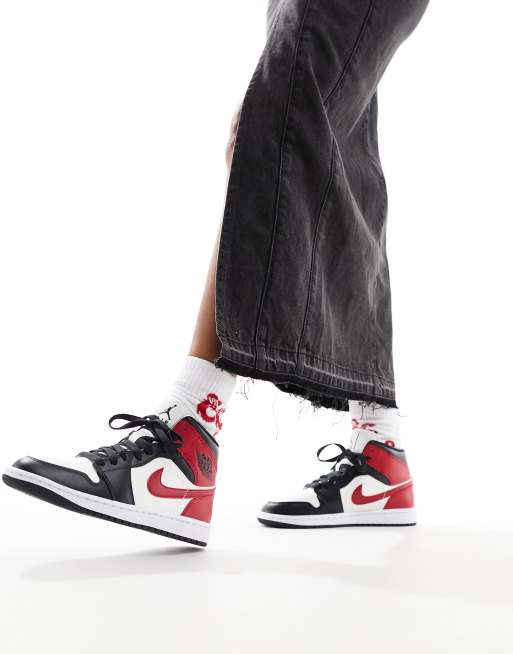 Jordan 1 with jumpman on outlet tongue