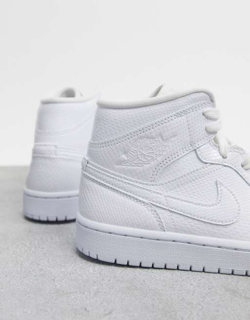 Air jordan mid trainers in outlet white