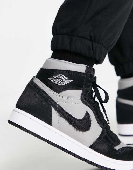 Air Jordan – 1 Retro Hi – Grå/svarta sneakers med höga skaft, 3 av 4