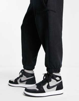 Air Jordan 1 Retro Hi trainers in grey/black - ASOS Price Checker