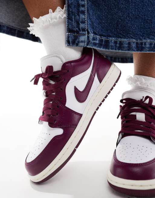 Air Jordan 1 - Sneakers bordeaux e bianche, 2 di 5