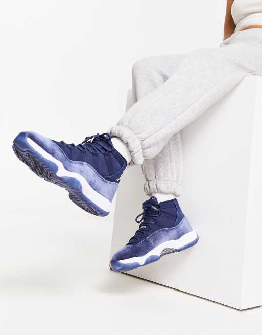 Air Jordan - 11 - Baskets rétro en velours - Bleu marine nuit et argent métallisé, 3 de 4