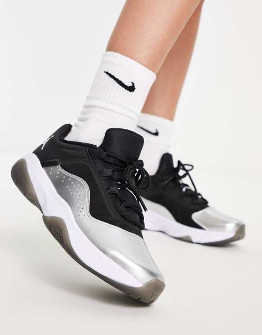 Air Jordan 11 – CMFT – Silverfärgade och svarta sneakers med låga skaft