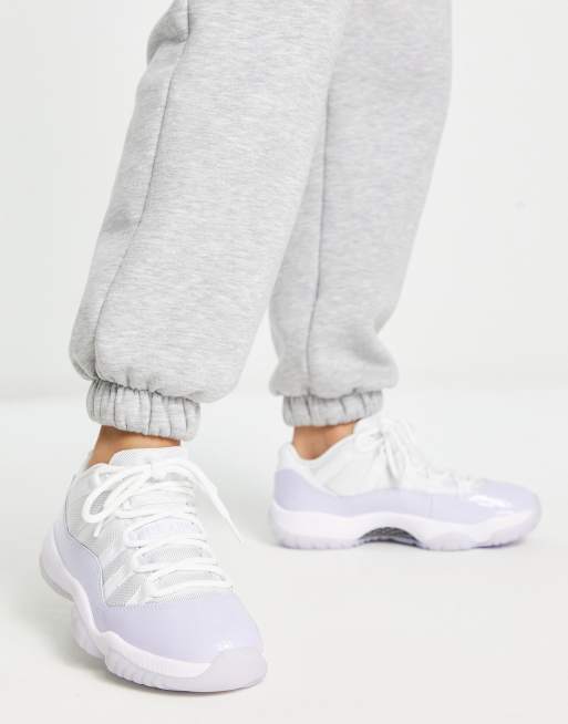 Air Jordan – 11 Retro Low – Biało-fioletowe buty sportowe, 2 z 4
