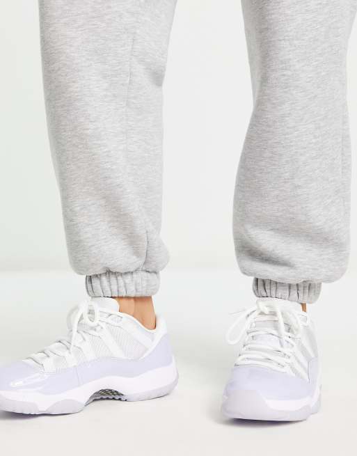 Air Jordan – 11 Retro Low – Biało-fioletowe buty sportowe, 4 z 4
