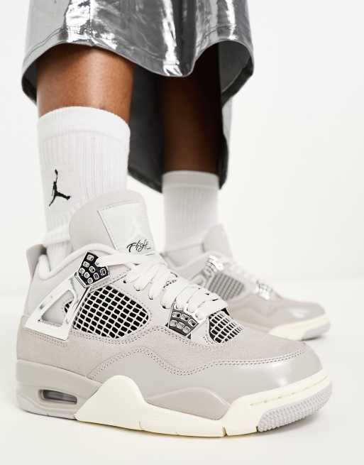Air Jordan 4 – Retro-Sneaker in hellem Eisengrau und Silber, 2 von 4