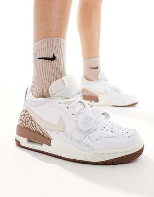 Air Jordan - Legacy 312 - Hvide og lysebrune sneakers