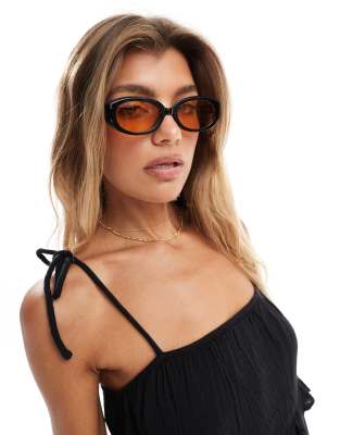Aire Affinity Oval Sunglasses In Black