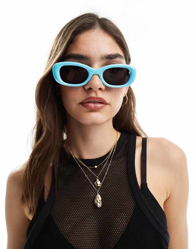 Aire - calisto oval sunglasses in iridescent blue