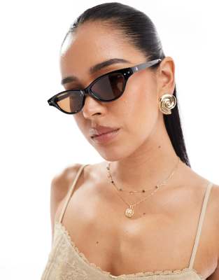 Aire - Cybeles - Schmale Cat-Eye-Sonnenbrille in Schwarz