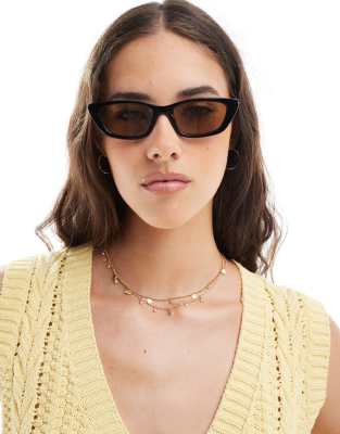 Aire - Titania - Lunettes de soleil yeux de chat fines à verres marron fumés - Noir