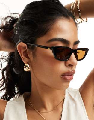 AIRE X ASOS - Titania - Schmale Sonnenbrille in Schwarz mit braunen Gläsern