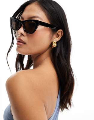 cat eye sunglasses in black