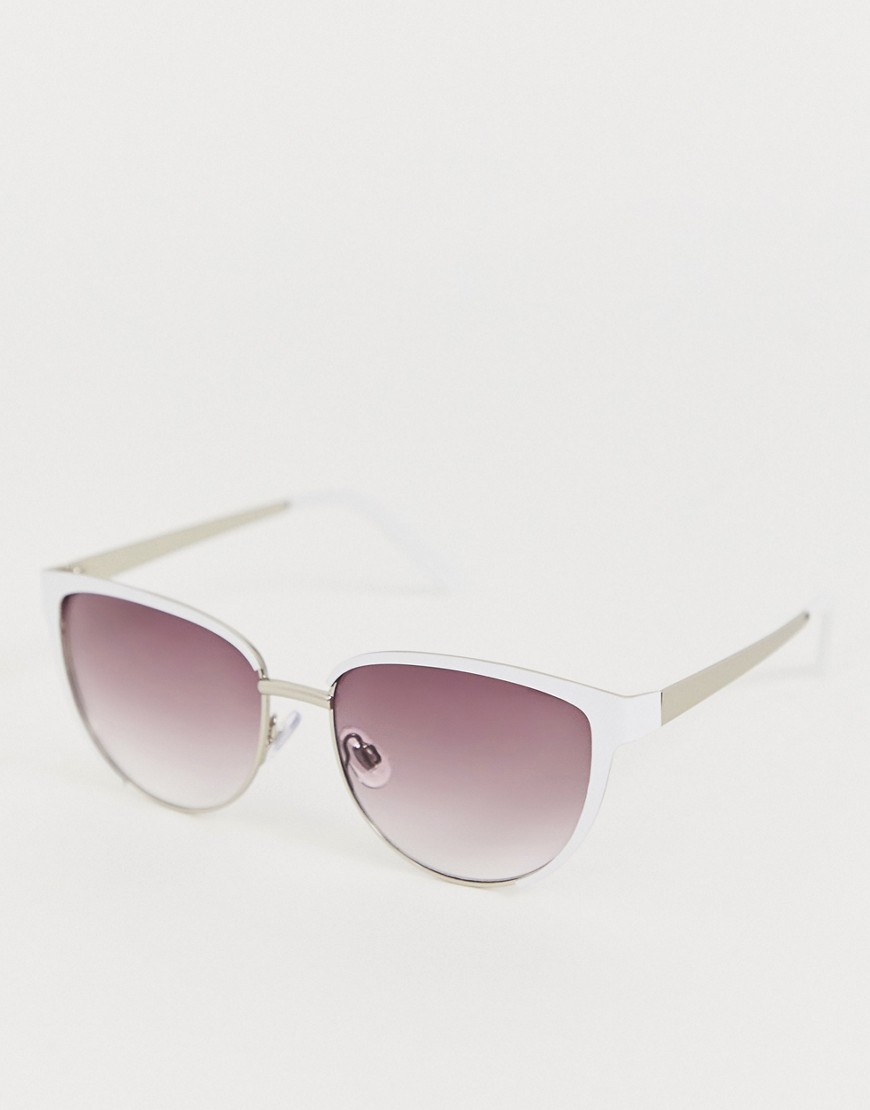 AJ Morgan cat eye sunglasses in white
