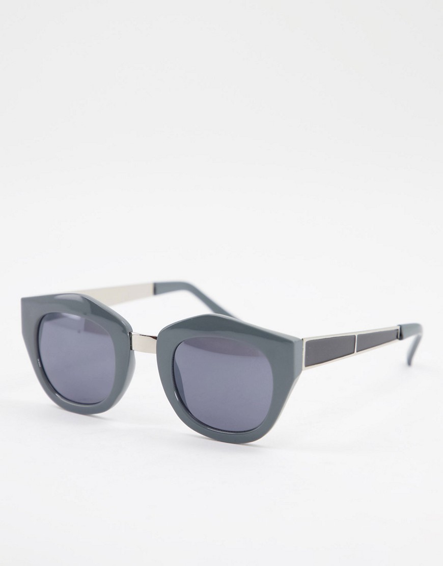 AJ Morgan chunky frame sunglasses in gray-Grey