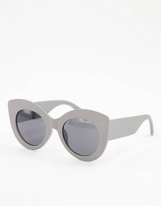 AJ Morgan chunky oval frame sunglasses in grey