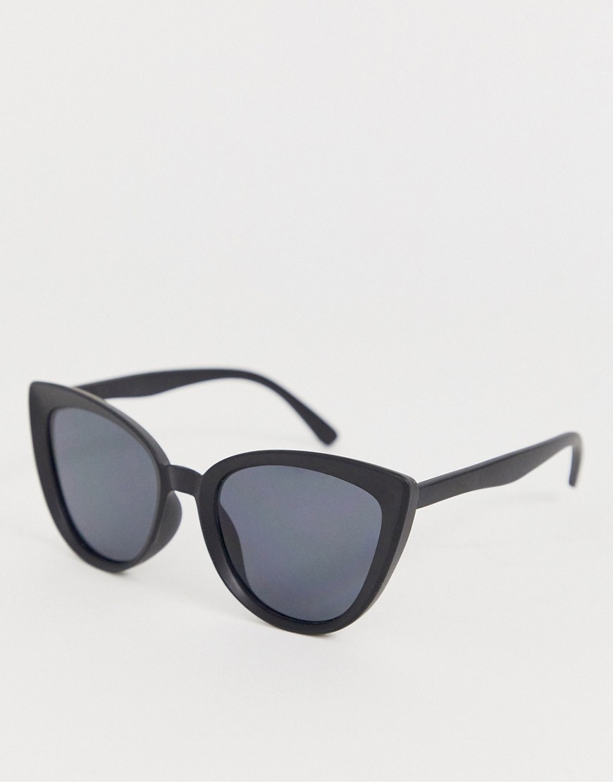 AJ Morgan - Oversized cat eye-zonnebril in zwart