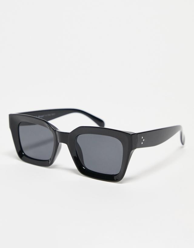 AJ Morgan potent bold square sunglasses in black