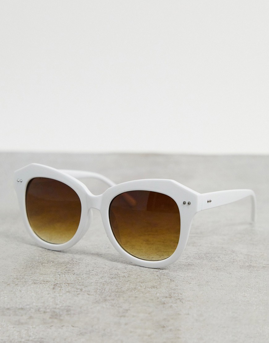 AJ Morgan round sunglasses in white