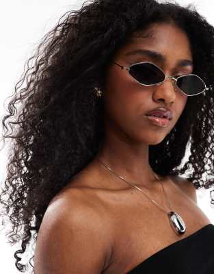 AJ Morgan - Schmale, ovale Sonnenbrille aus Metall in Silber mit schwarzen Gläsern
