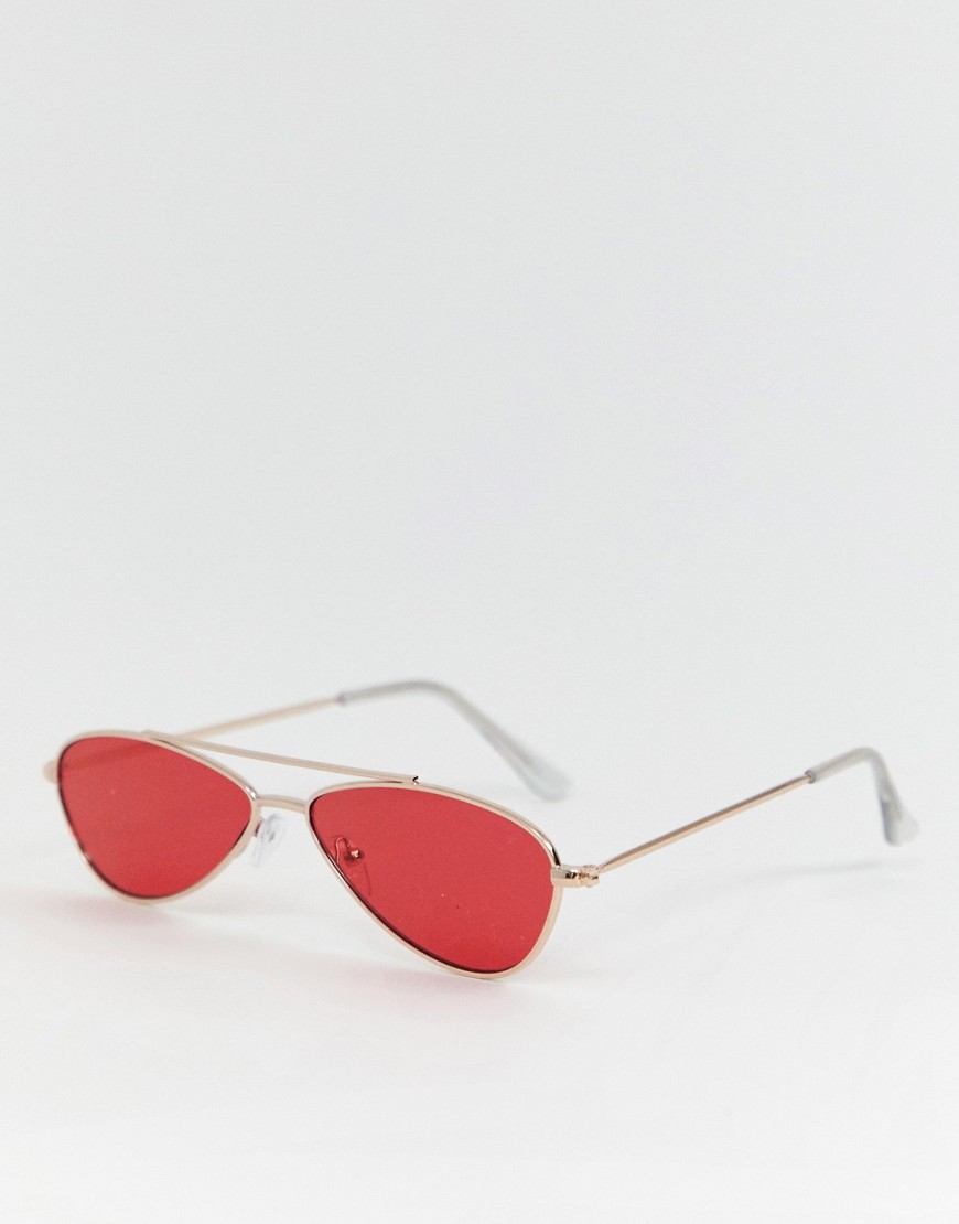 AJ Morgan - Smalle ovalen zonnebril in goud en rood