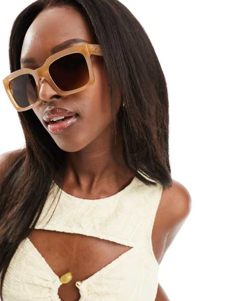 AJ Morgan – Sonnenbrille in Creme mit dickem eckigem Gestell - view 1