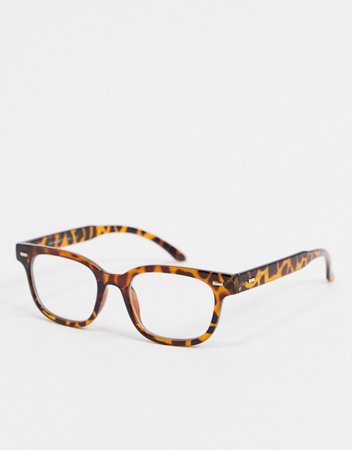 AJ Morgan sunglasses in tortoise shell with clear lens