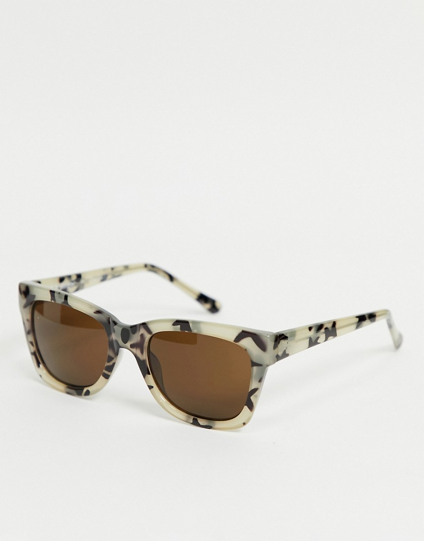 Aj Morgan Cat Eye Sunglasses In Light Tortoise Shell-brown