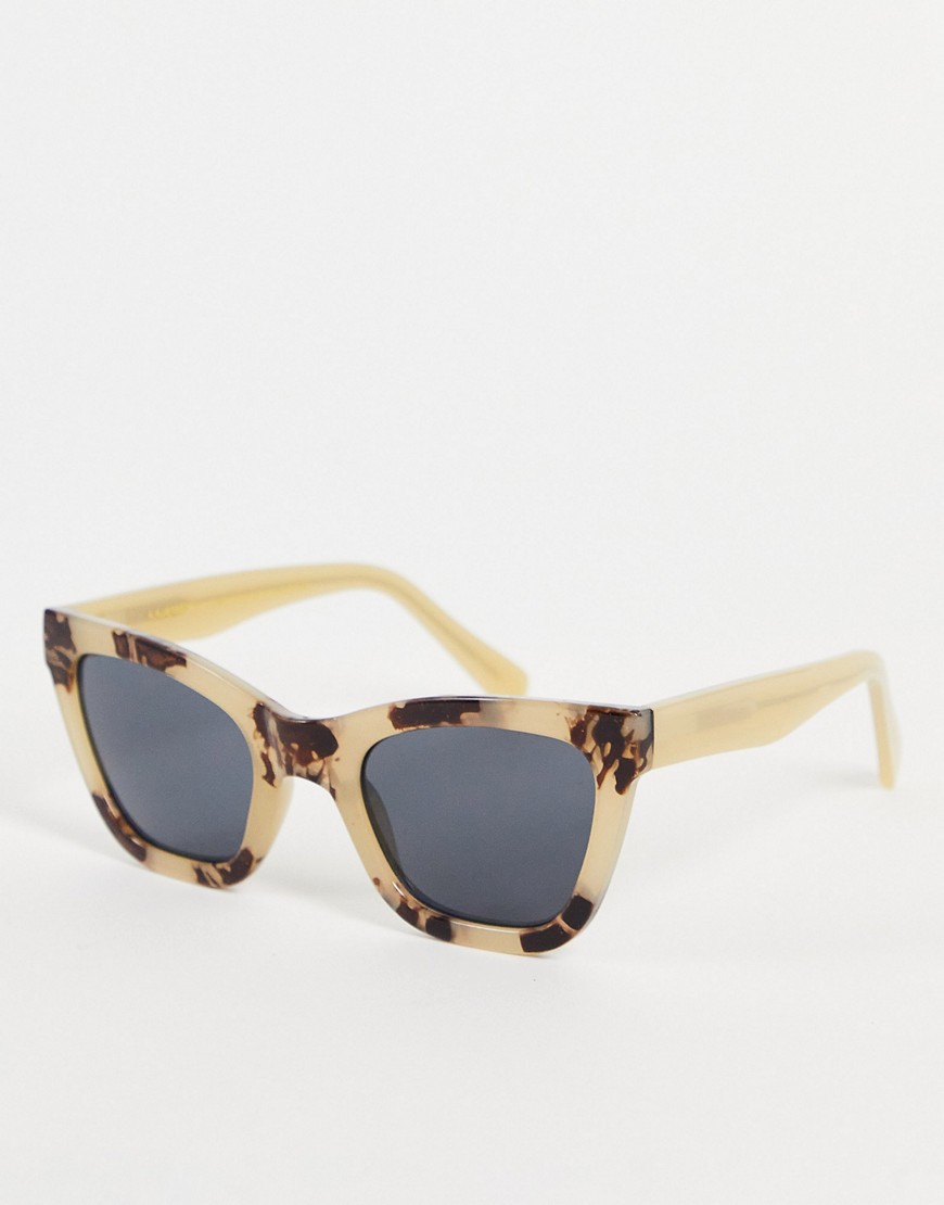 A.kjaerbede Big Kanye Cat Eye Sunglasses In Hornet-neutral
