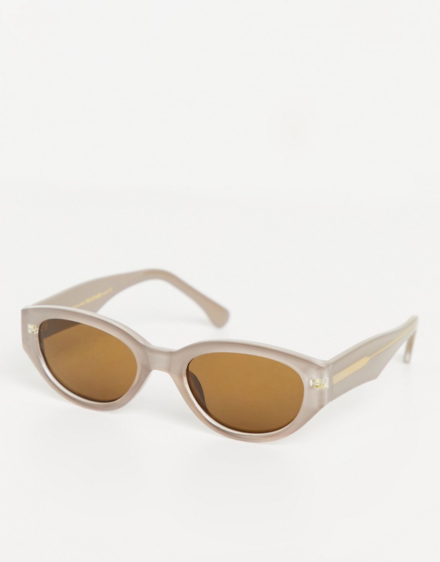 A.Kjaerbede – Winnie – Smala grå ovala solglasögon för kvinnor
