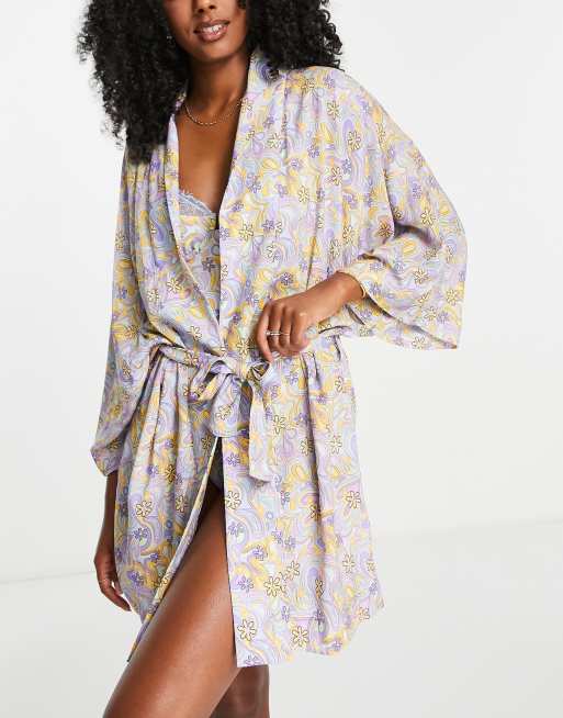Albornoz con estampado floral retro Blaire de Wild Lovers
