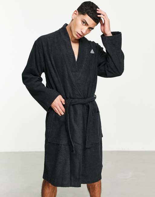Albornoz negro con tres rayas de adidas Sportswear, 4 de 4