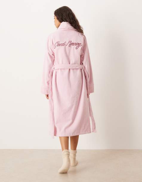 Albornoz rosa con bordado "Good Morning" de tejido rizado de Chelsea Peers - view 1