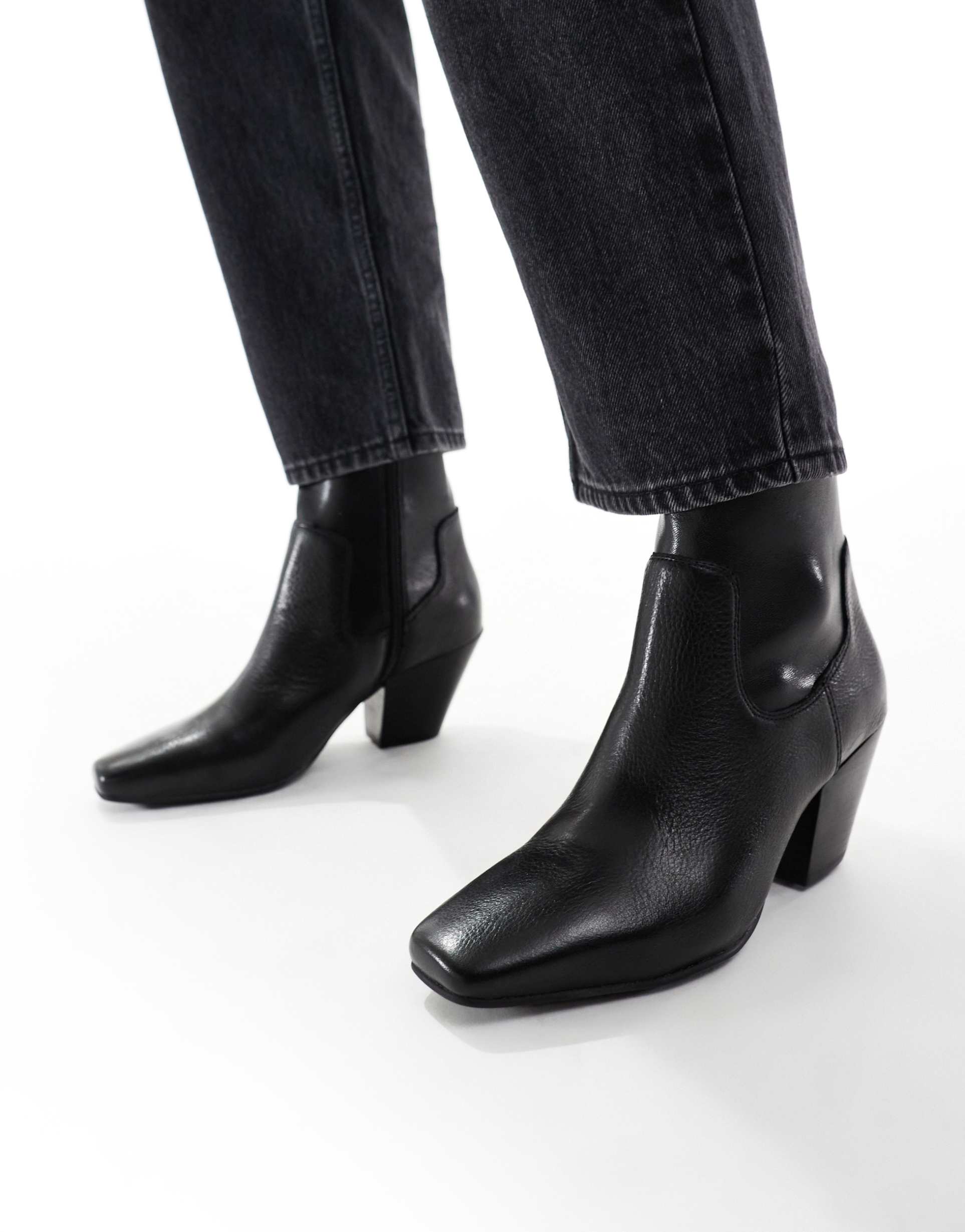 aldo adwaodith sock low heeled ankle boots in black leather