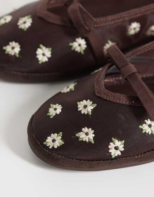 ALDO - Aurabella - Bailarinas marrones con diseño floral de malla , 3 de 4