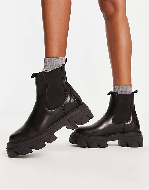 ALDO Bigtrek chunky flat ankle boots in black leather | ASOS