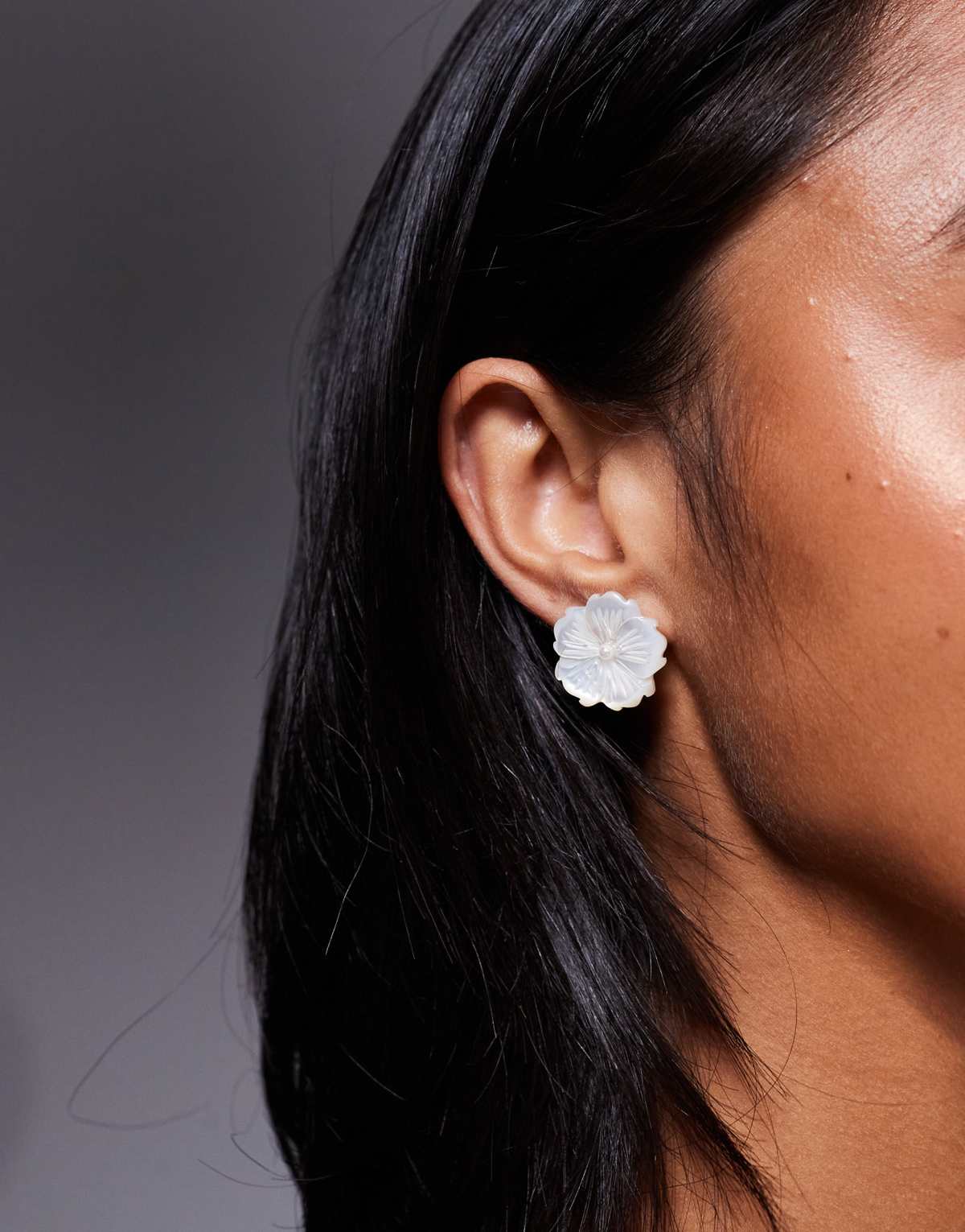 ALDO camelliaa floral stud earrings in pearl