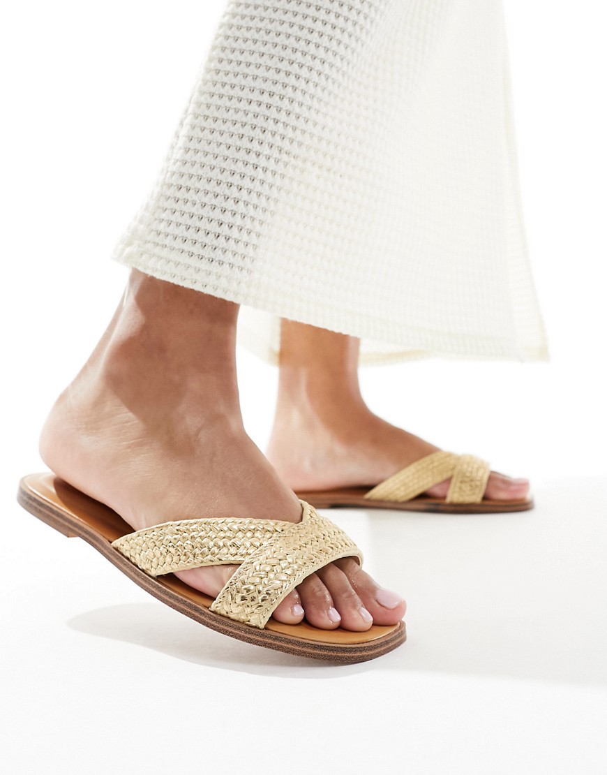 Caria woven flat sandals in gold