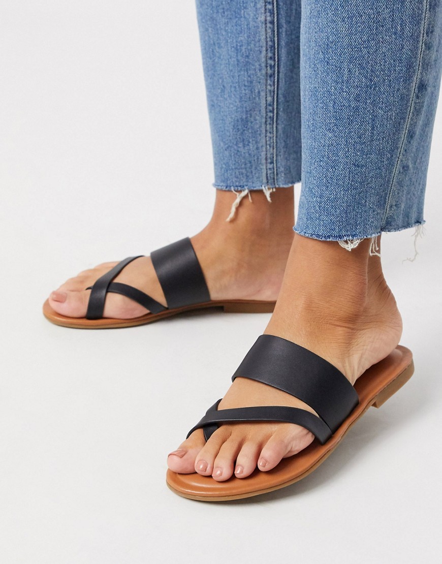 ALDO – Celodia – Svarta platta sandaler i läder