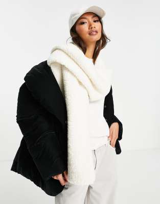 ALDO Ga faux shearling scarf in ivory teddy