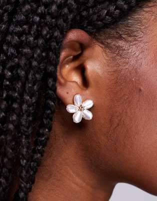 ALDO ALDO icelynn pearl flower earrings in gold