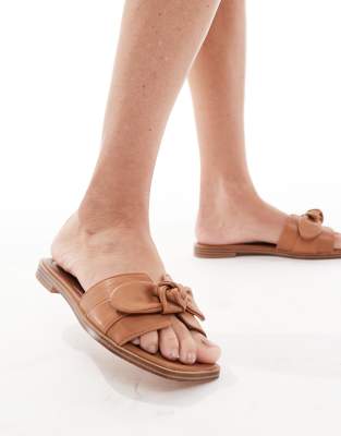 ALDO - Lavinia - Flache Leder-Sandalen in Hellbraun